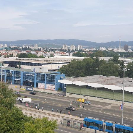 Apartman Lana ,Froudeova Ulica 3 Nasuprot Zg Velesajma Apartment Загреб Екстериор снимка