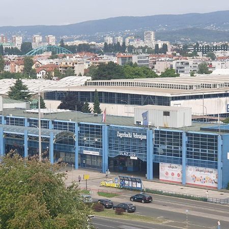 Apartman Lana ,Froudeova Ulica 3 Nasuprot Zg Velesajma Apartment Загреб Екстериор снимка