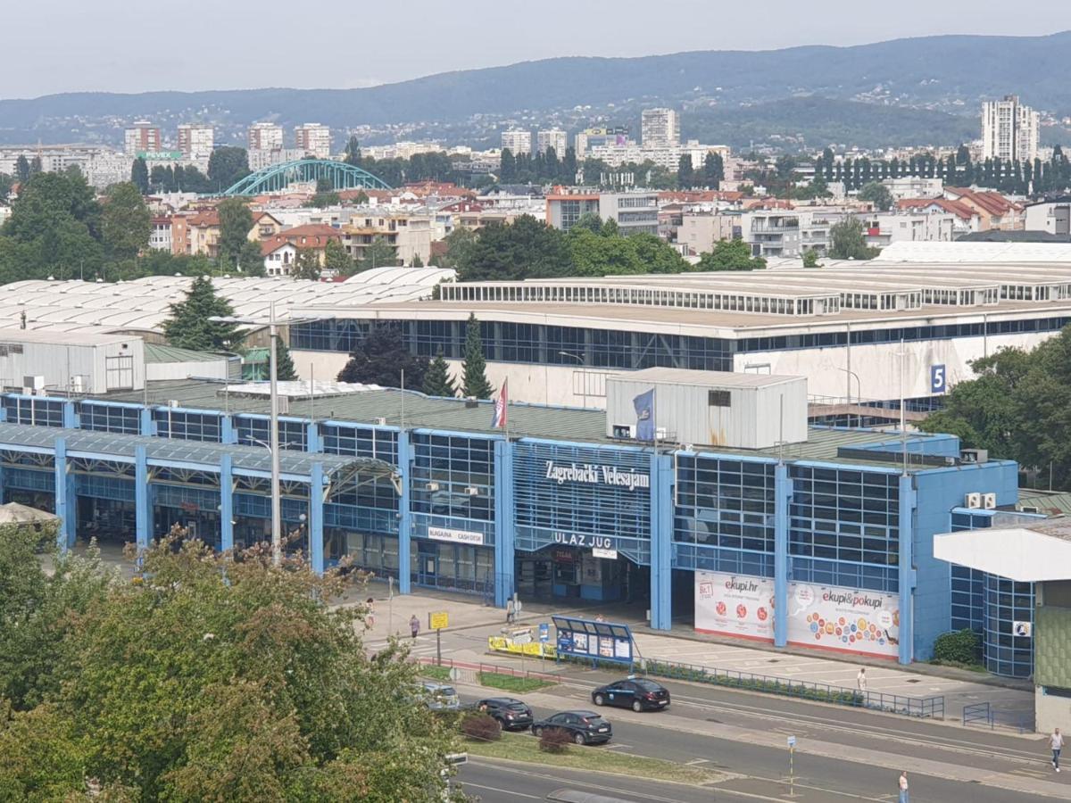 Apartman Lana ,Froudeova Ulica 3 Nasuprot Zg Velesajma Apartment Загреб Екстериор снимка