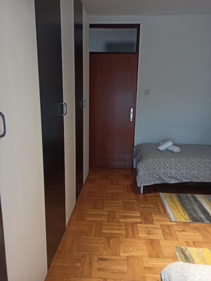 Apartman Lana ,Froudeova Ulica 3 Nasuprot Zg Velesajma Apartment Загреб Екстериор снимка